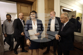 "БСП за България" - "Демократична България" - консултации