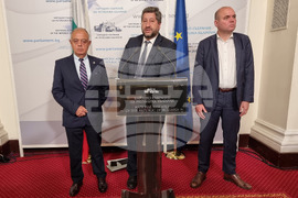 "Демократична България" - консултации - брифинг