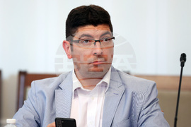 Парламент - Комисия по туризъм