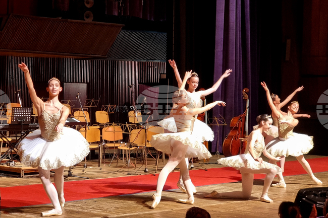 Варна - Национално училище по изкуствата „Добри Христов“ - годишнина - гала концерт