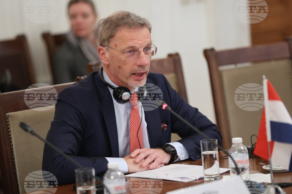 Европейската централна банка не бива да прибързва с промени в лихвените нива въпреки временното понижение на инфлацията, заяви управителят на Хърватската централна банка