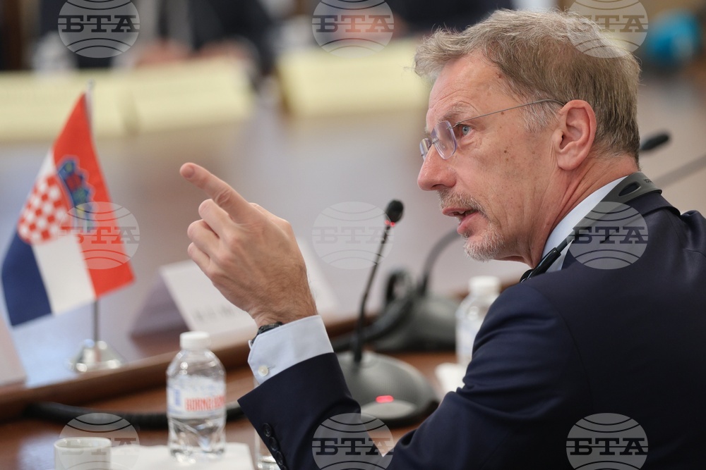 Croatian National Bank Governor Shares His Country's Experience in Adopting Euro