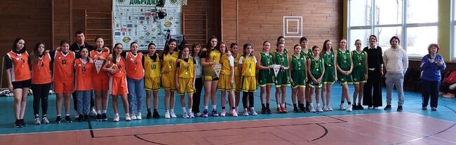 Община Добрич: Завършиха игрите по баскетбол за момичета V-VII клас и юноши XI-XII клас