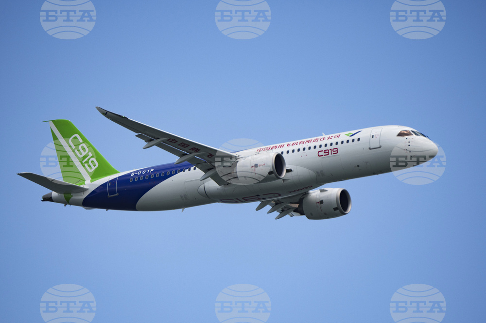 Китайският конкурент на „Боинг“ и „Еърбъс“ дебютира извън региона на Източна Азия