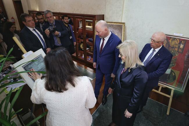 Изложба „Дипломация и изкуство" беше открита в албанския парламент в рамките на официалното посещение на председателя на Народното събрание Росен Желязков