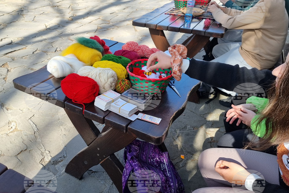 Добрич - работилница за мартеници - деца