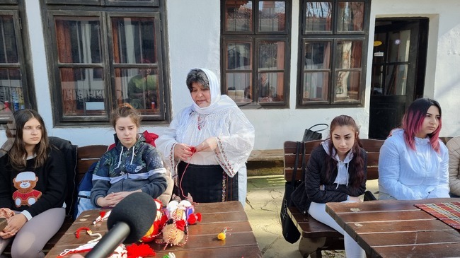 Добрич - работилница за мартеници - деца