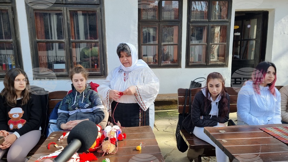 Добрич - работилница за мартеници - деца