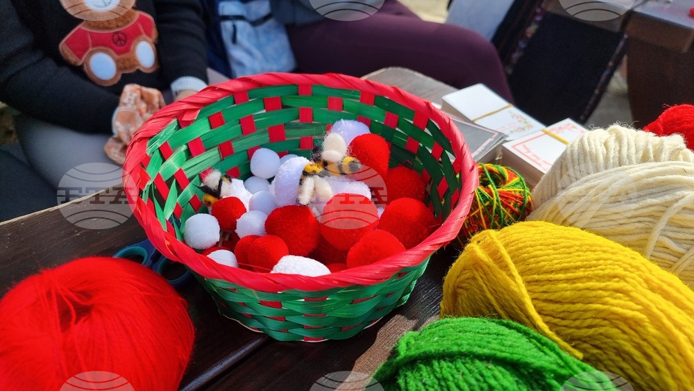 Добрич - работилница за мартеници - деца