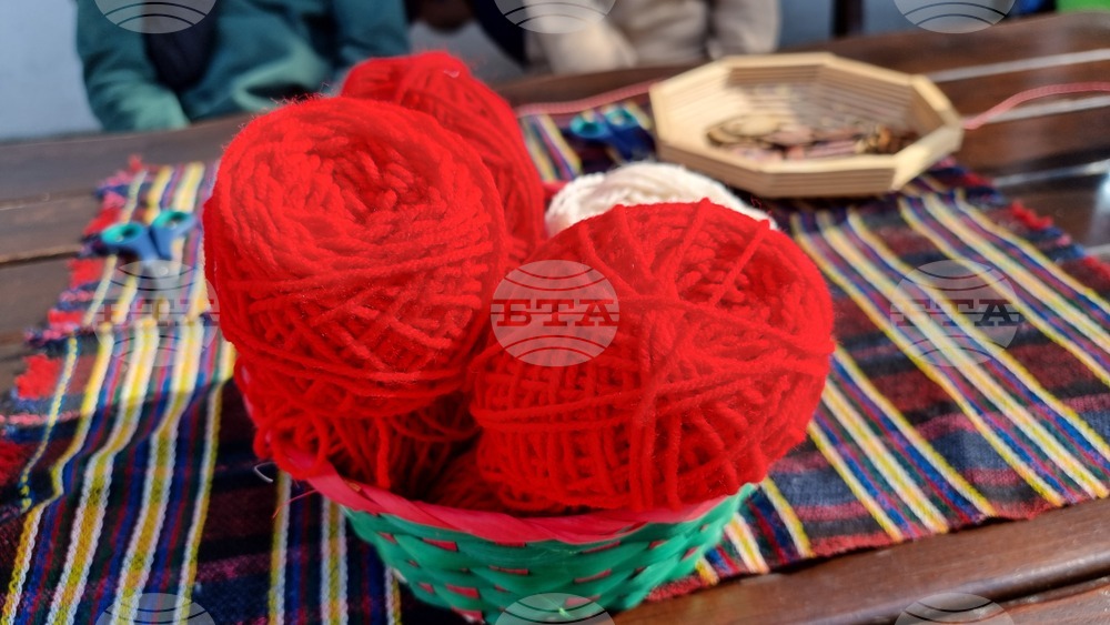 Добрич - работилница за мартеници - деца