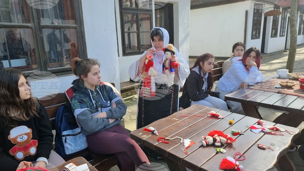 Добрич - работилница за мартеници - деца