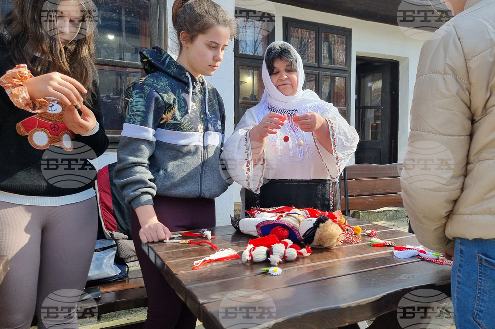 Добрич - работилница за мартеници - деца