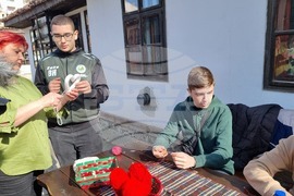 Добрич - работилница за мартеници - деца