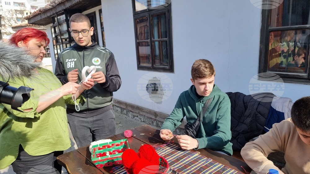 Добрич - работилница за мартеници - деца