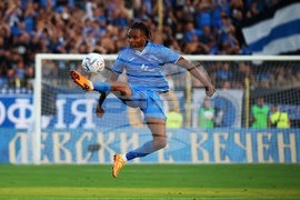 Футбол - Лигата на конференциите - Левски - ПАОК Солун. На снимката: Жереми Петрис.