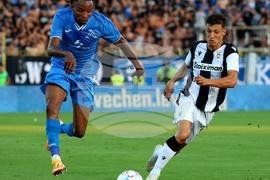 Футбол - Лигата на конференциите - Левски - ПАОК Солун. На снимката: Жереми Петрис