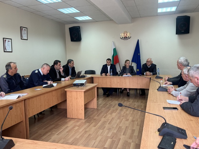 Областна администрация Благоевград: Областният управител проведе работна среща във връзка с осигуряване на безопасността на движение в тунел „Железница“