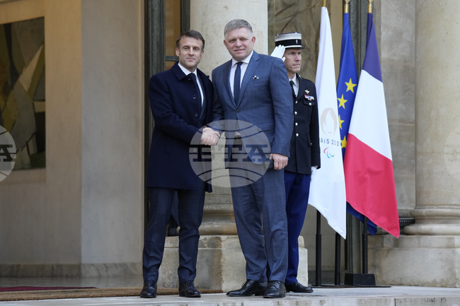 ТАСР: Фицо заминава за Париж за среща с Макрон