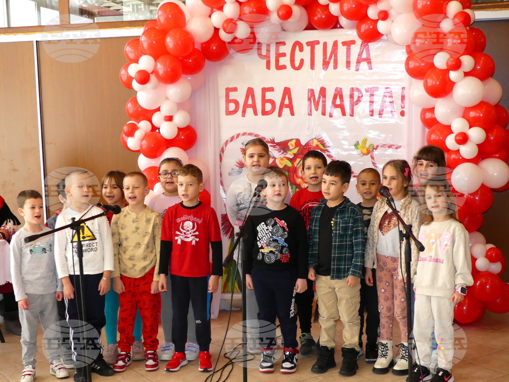 Деца от Нова Загора изработиха мартеници в подкрепа на болно дете