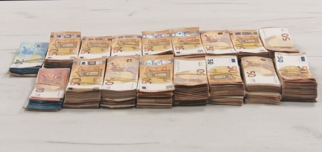 Апелативна прокуратура – Пловдив: Районна прокуратура – Хасково привлече като обвиняем чужденец за недекларирана валута за 299 241 лв., открита в товарен автомобил на ГКПП "Капитан Андреево"