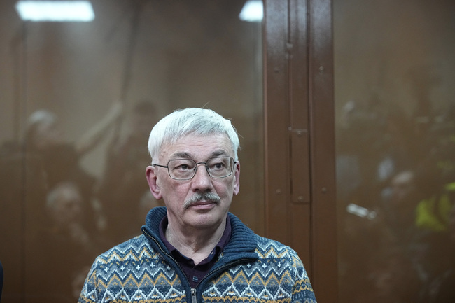Руски съд отказа да извади намиращия се в затвора дисидент Олег Орлов от списъка на чуждестранните агенти