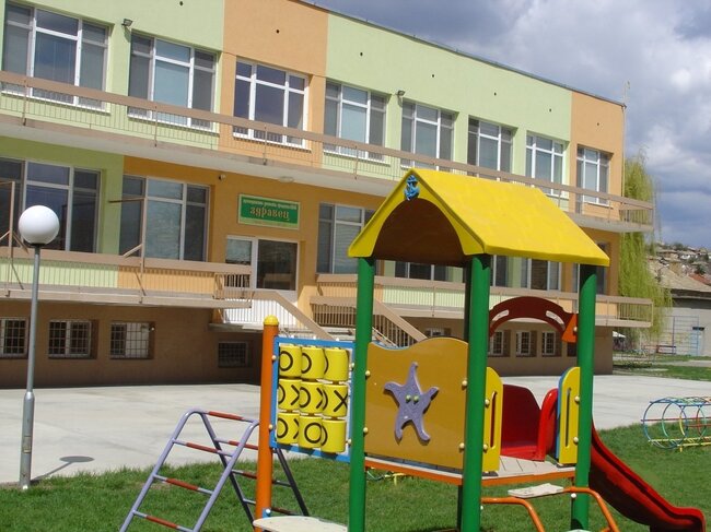 Община Попово подписа договор по проект „Модернизация на образователната среда в ДГ „Здравец“