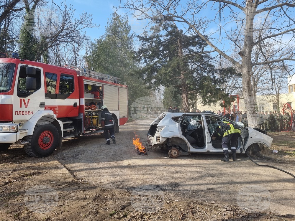 Плевен - демонстрация - ВВВУ "Георги Бенковски"