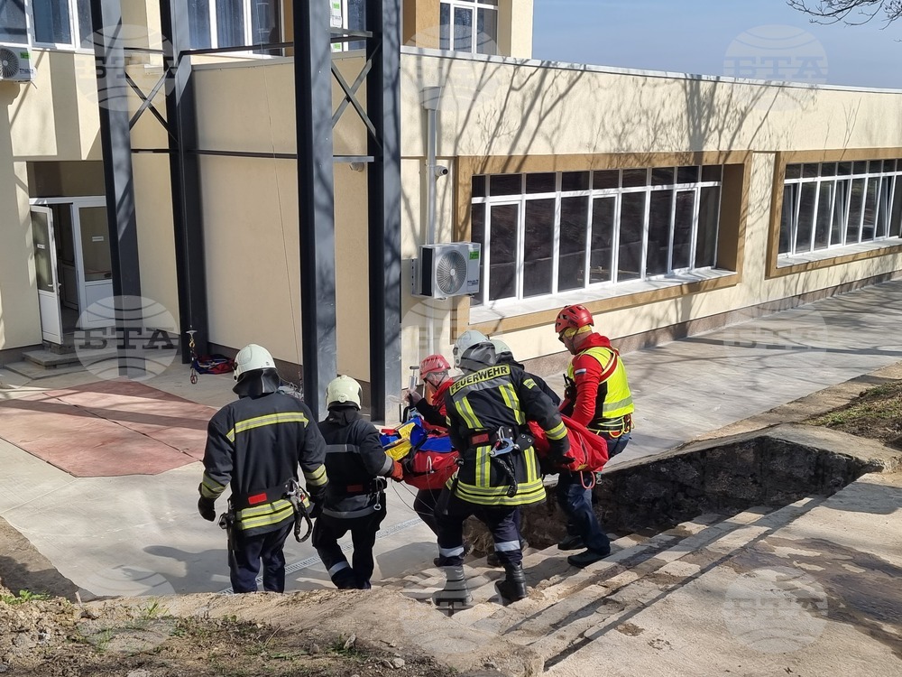 Плевен - демонстрация - ВВВУ "Георги Бенковски"