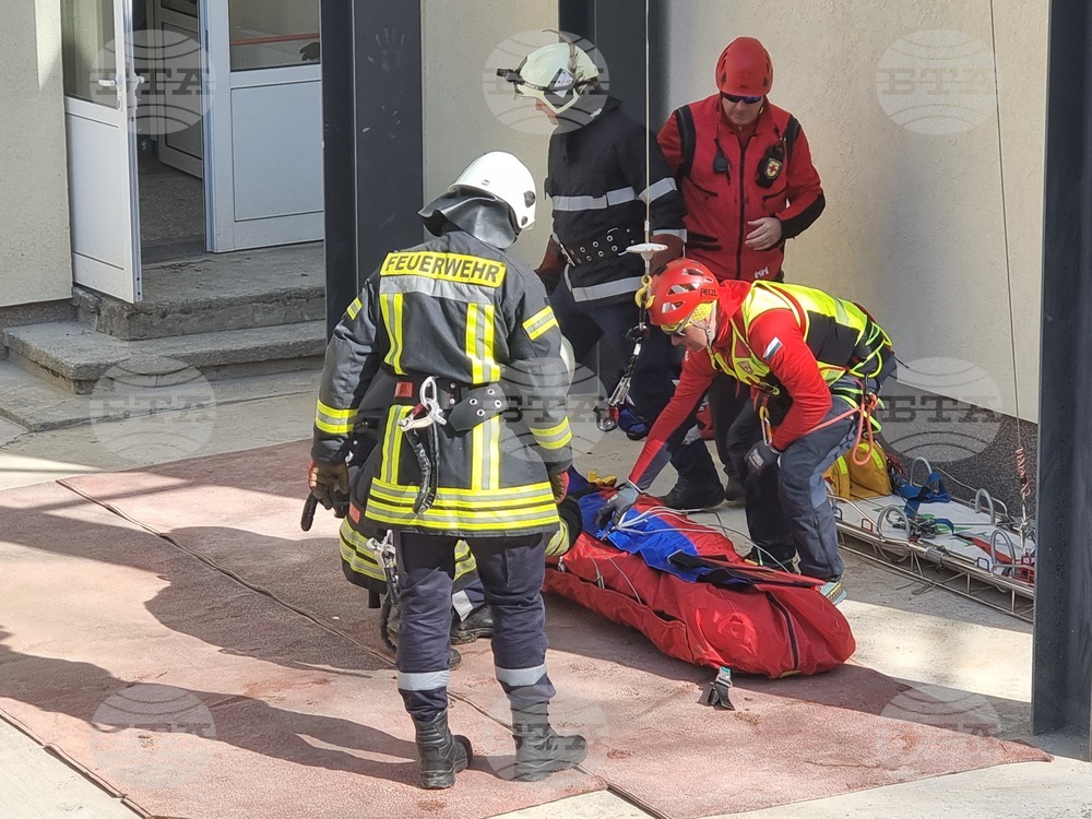 Плевен - демонстрация - ВВВУ "Георги Бенковски"