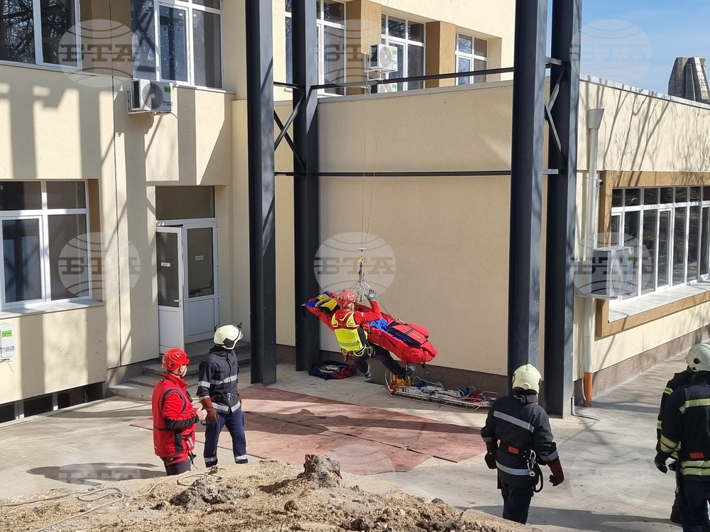 Плевен - демонстрация - ВВВУ "Георги Бенковски"