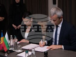 Снимка: Възраждане