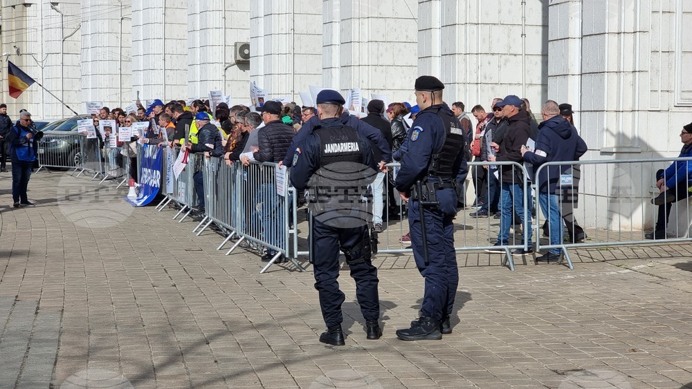 Румъния - членове на профсъюзите на летищата - протест