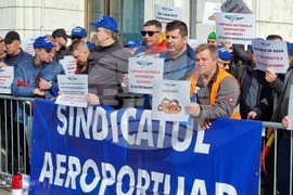 Румъния - членове на профсъюзите на летищата - протест
