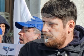 Румъния - членове на профсъюзите на летищата - протест