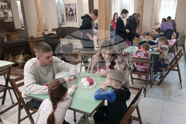 Плевен - Регионален исторически музей - работилница за мартеници