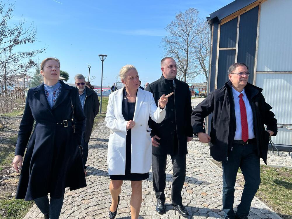 Зам.-министър Стратев: България работи за една надеждна система за съвместен контрол на рибарството с Румъния в Черно море