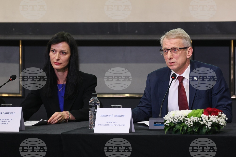 PM Ready with Review of Government Ministers' Performance, Expects to Discuss It with Deputy PM Gabriel This Week