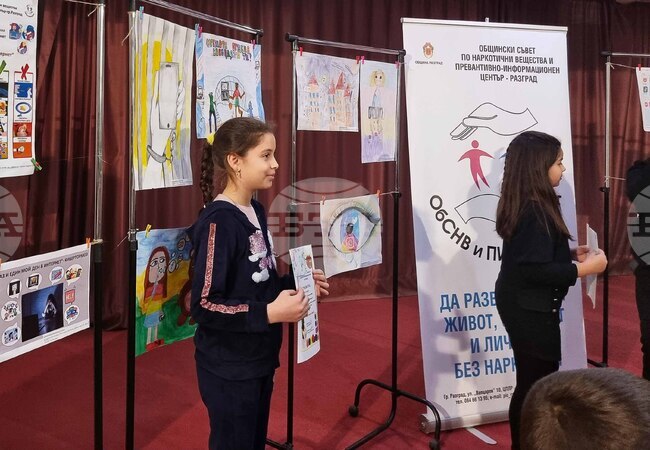 Конкурс насърчава ученици от област Разград да изразят мнението си за безопасността в интернет и отговорното използване на изкуствен интелект
