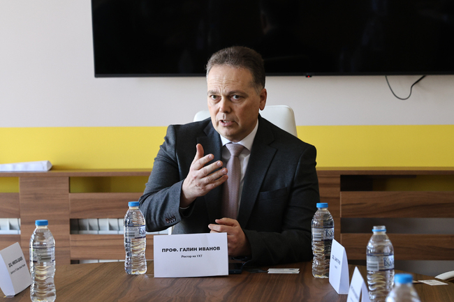 Нeобходима е целенасочена държавна политика за подкрепа на инженерното образование, каза през БТА ректорът на УХТ проф. Галин Иванов