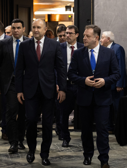 Президентът: Решаването на проблемите на общините изисква дългосрочна стратегия и ангажименти на държавата, а не пожелателен и абстрактен разговор