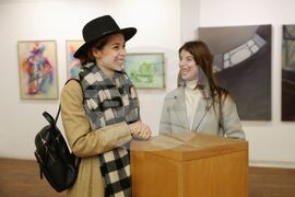 Бургас - „Дамски гамбит" - изложба