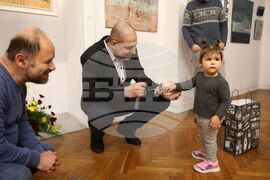 Бургас - „Дамски гамбит" - изложба