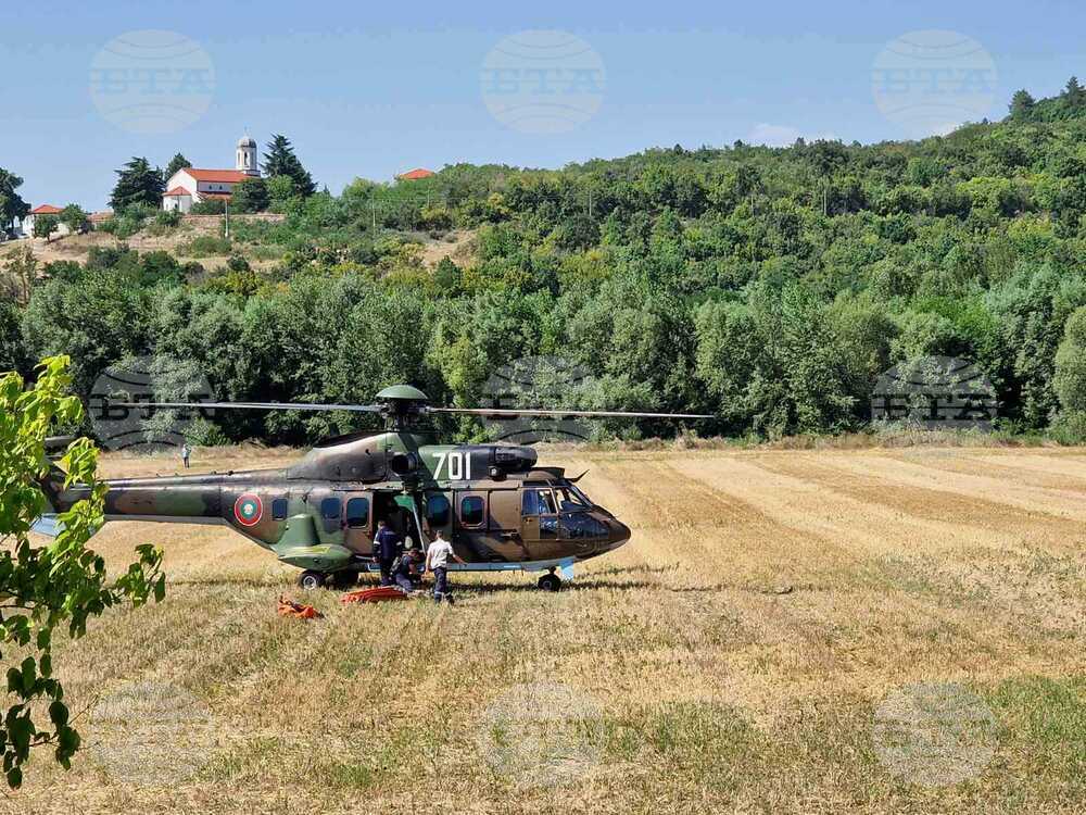 Военнослужещи и хеликоптери от ВВС отново се включиха в гасенето на пожари в областите Пазарджик и Стара Загора