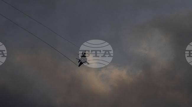 Продължават операциите по издирването на пилота на сваления над Иран американски военен самолет 