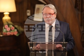 Франция - Соня Йончева - орден