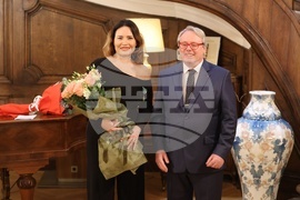 Франция - Соня Йончева - орден