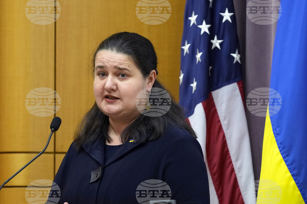 Зеленски се е съгласил да смени украинския посланик в САЩ по време на разговор с Тръмп, пише "Файненшъл таймс"