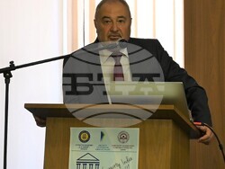 Снимка: УНСС - Проф. Борисов