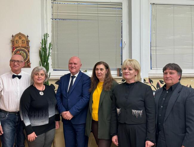 МОН: Повече от 80 деца от Словакия учат на български език в Братислава 