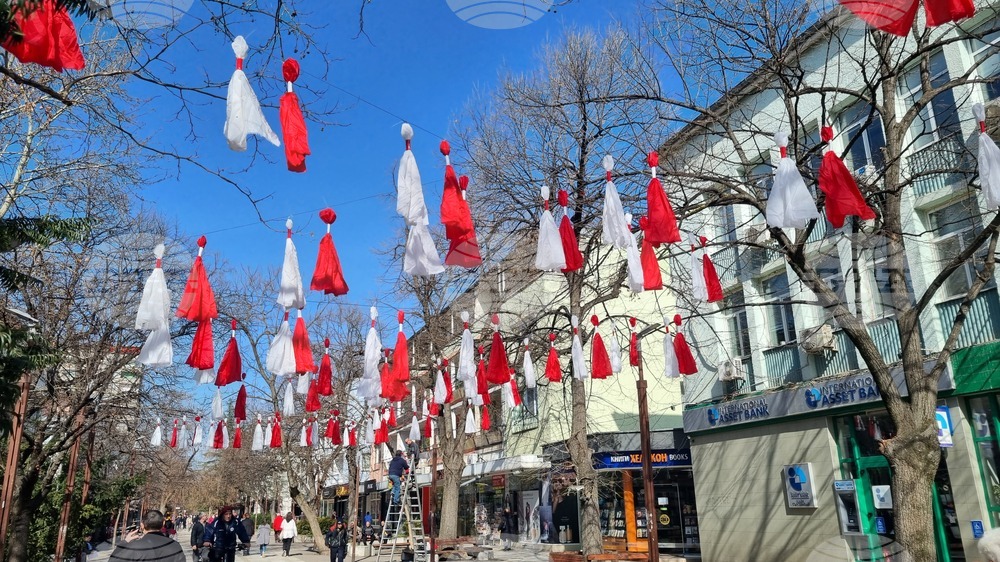 Търговище - мартенска украса - монтиране